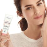 کرم صورت اسنشیالز ویتامینه اوریفلیم Glow Essentials Face Cream with Vitamins E & B3 SPF 10 Oriflame