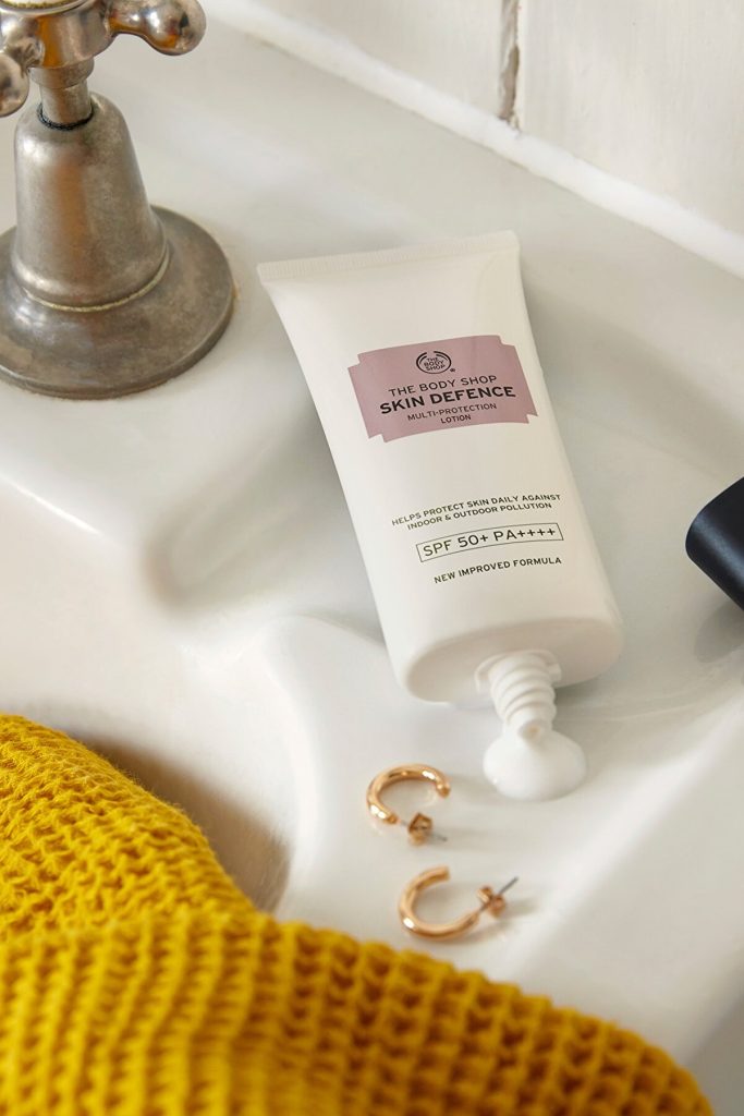 لوسیون صورت دیفنس پوست Spf 50+60 میلی لیتر بادی شاپ The body shop شیکولات