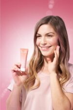 کرم ضد آفتابSPF30 روشن کننده و آبرسان برایت بوست ۵۰ میلی گرم نوتروژینا Neutrogena شیکولات