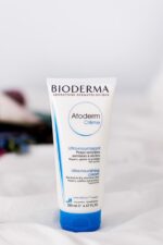 کرم مرطوب کننده تیوپی مدل Atoderm با حجم 200 میل بایودرما Bioderma شیکولات